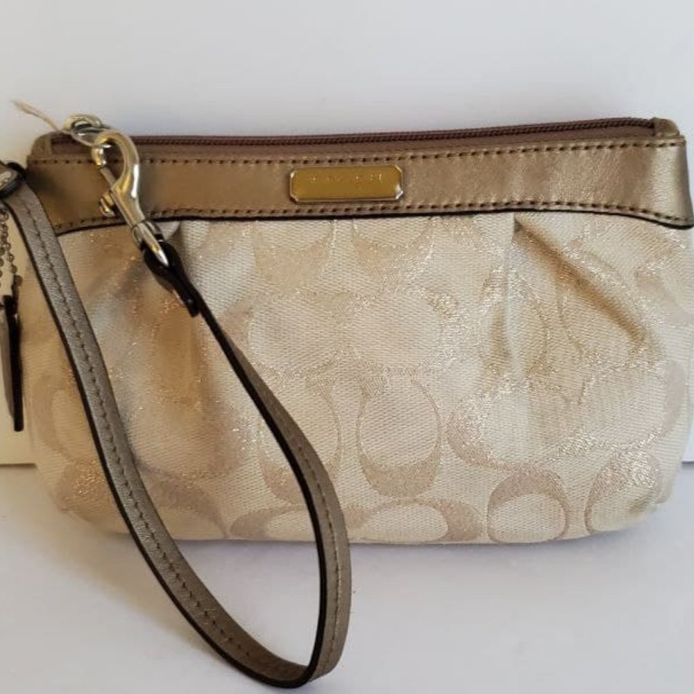 NWOT Coach Metallic Gold Signature Wristlet